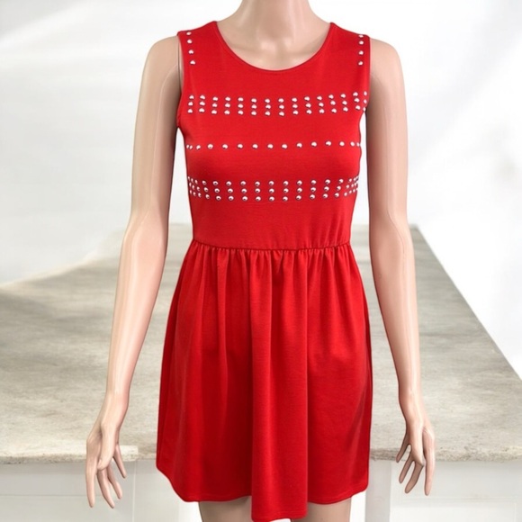 Studded Bodice Sleeveless Red Dress - Picture 4 of 15